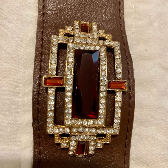 Gorgeous chocolate colored wrist cuff with layered stones - Picture 10 of 10